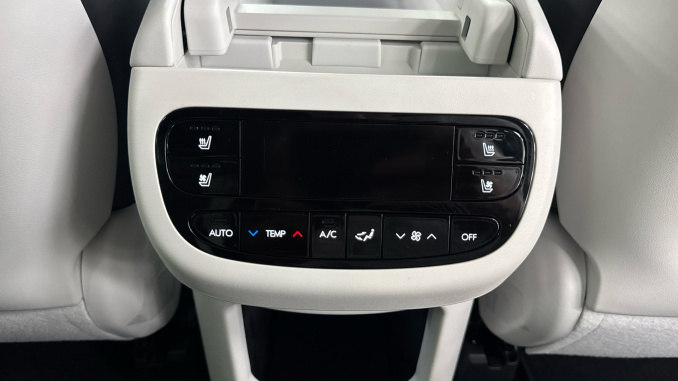 Hyundai IONIQ 9 314kW Calligraphy 110kWh 5dr AWD Auto Electric Estate - Image 38